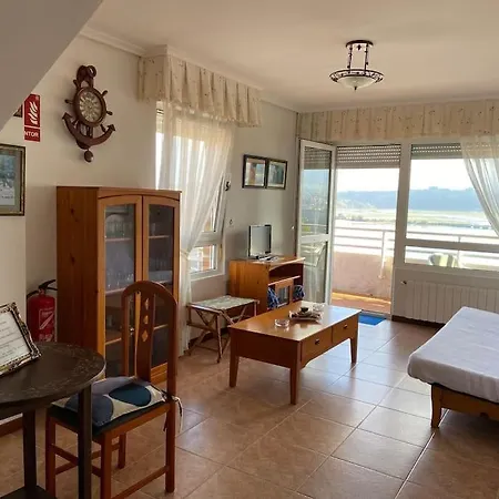 Apartamento El Pilar Con Vistas A La Bahia Y A Los Picos San Vicente De La Barquera Exterior photo